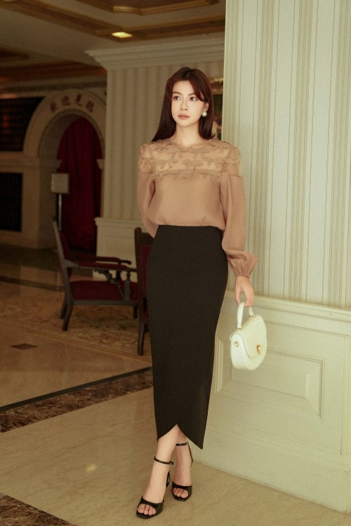 Black Woven Pencil Skirt