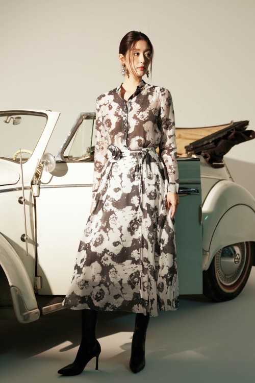 White & Black Organza Flared Skirt With Flower