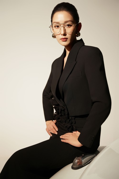 Black 3D Flower Woven Vest