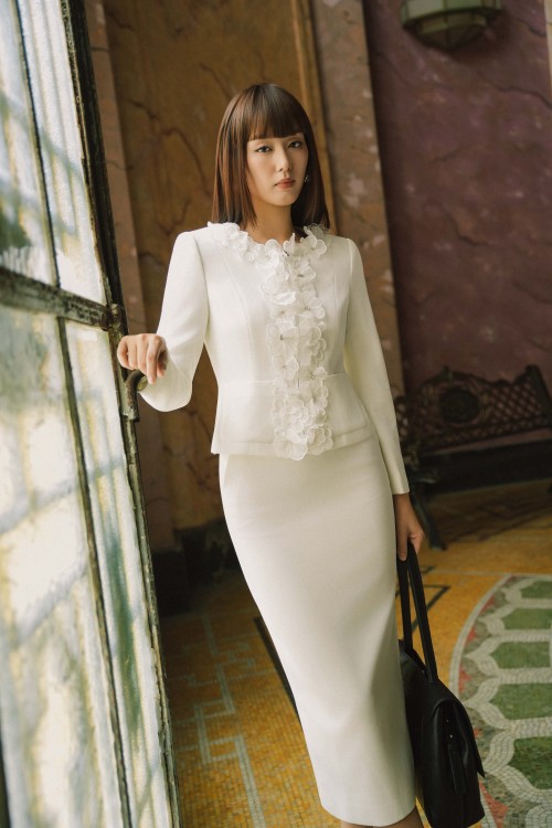 White 3D Flower Tendy Vest