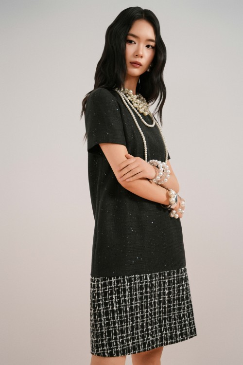 Black Tweed Loose Dress With Flower