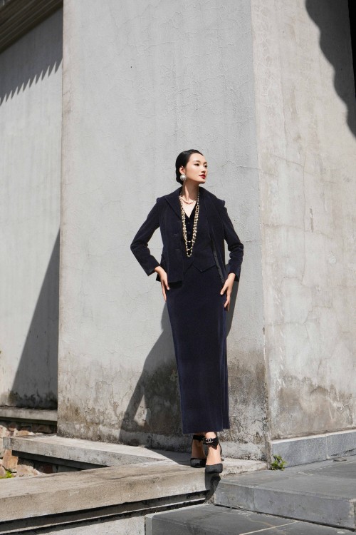 Navy Velvet Loose Skirt