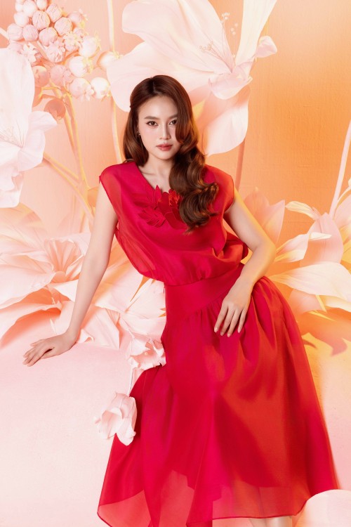 Magenta 3D Flower Organza Blouse