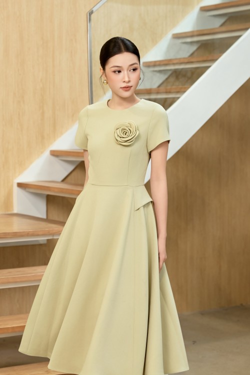 Sixdo Green Nuggets Woven Flared Dress With Flower