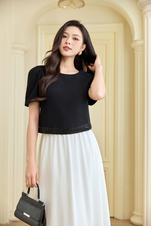 Sixdo Cream Lace Flared Skirt