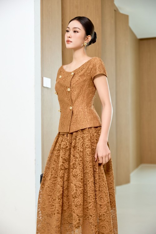 Sixdo Brown Lace Vest