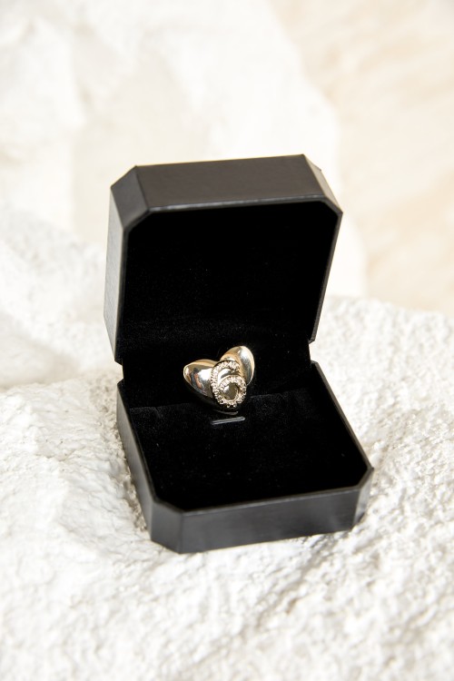 Sixdo Heart Six Brooch