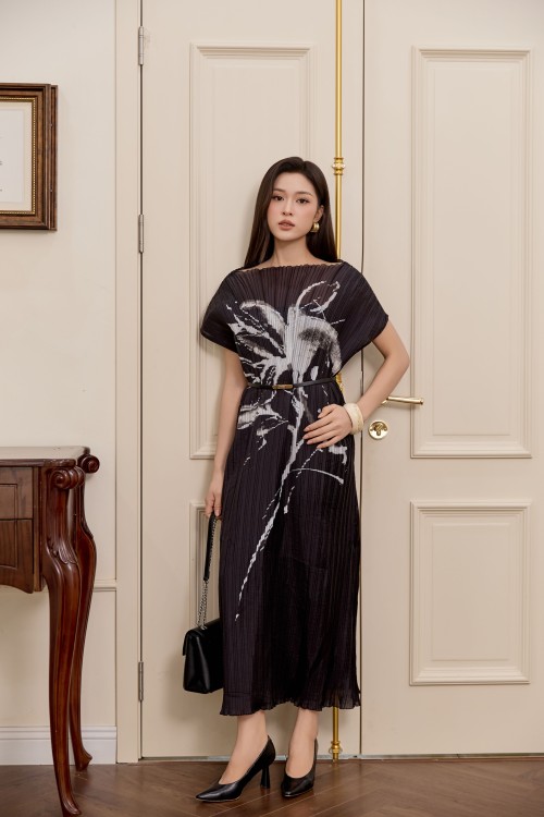Black Graphic Organza Loose Dress With Belt