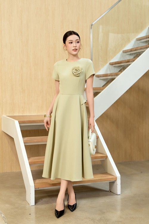 Green Nuggets Woven Flared Dress With Flower