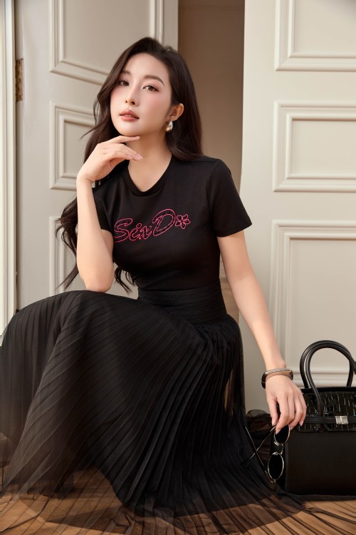 Black Sixdo Beaded Cotton Tshirt