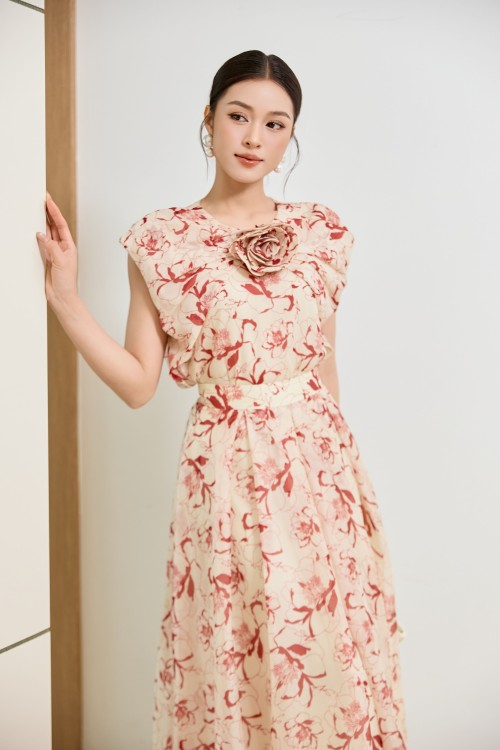 Cream Organza Blouse With Flower