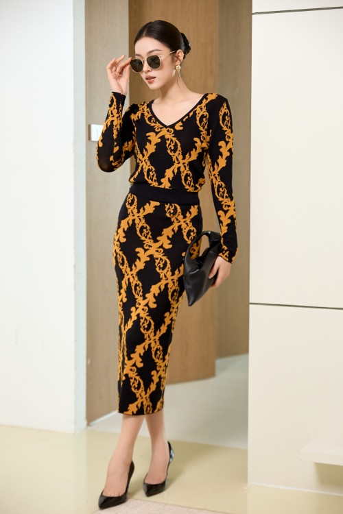 Black Baroque Print Knit Top And Skirt Set