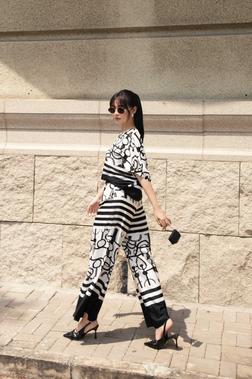 Sixdo Printed Black Silk Loose Pants