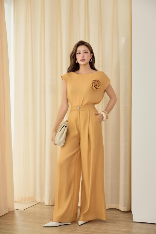 Sixdo Glitzy Gold Organza Blouse With Flower