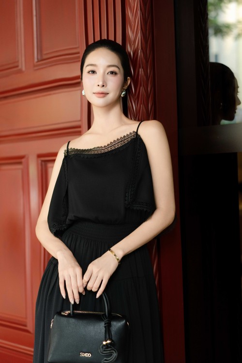 Sixdo Black Woven Flared Dress
