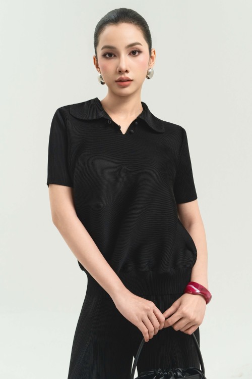 Sixdo Black Cropped Woven Blouse