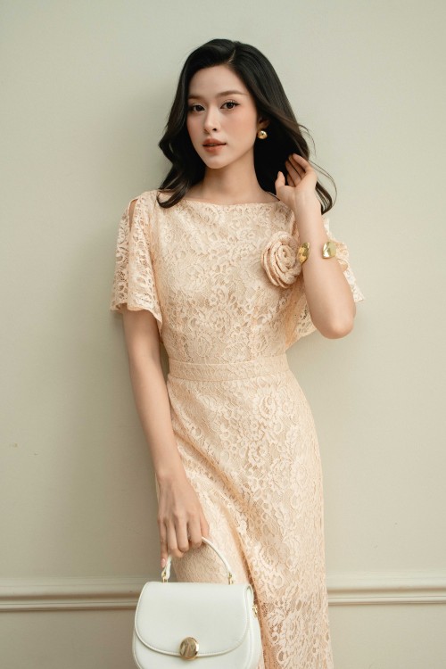 Sixdo Delicate Yellow Lace Flared Dress With Flower