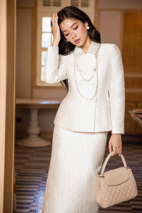 Sixdo Off White Brocade Pencil Skirt