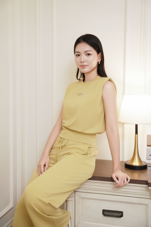 Sixdo Yellow Knit Blouse And Loose Pants