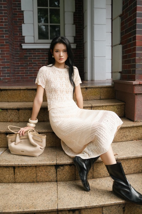 Sixdo Cream Knit Blouse & Skirt