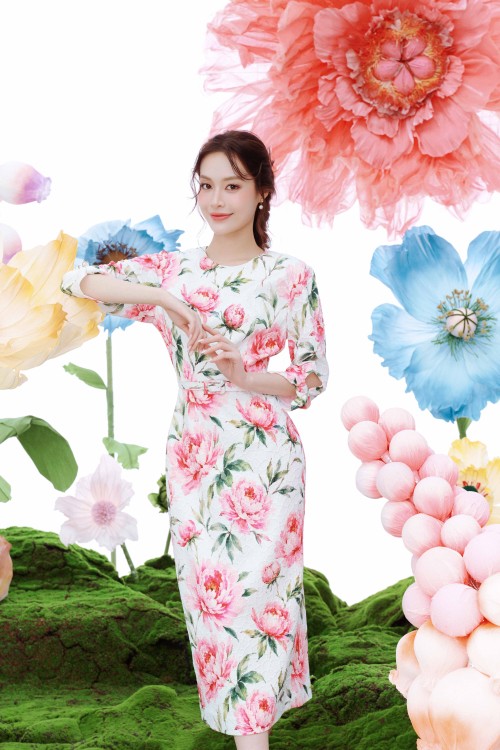 Sixdo White Peony Brocade Pencil Dress