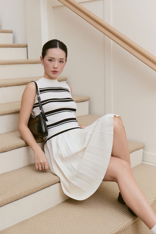 Sixdo Cream Knit Mini Skirt &amp; Blouse