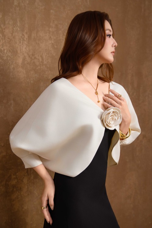 Sixdo White & Black Silk Flared Dress With Flower