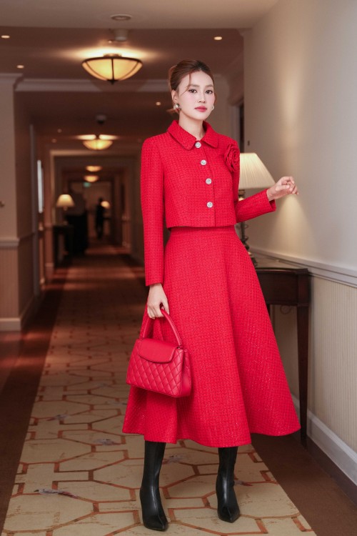 Sixdo Red Tweed Vest With Flower