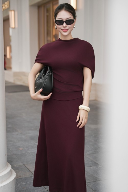 Sixdo Plum Knit Flared Skirt