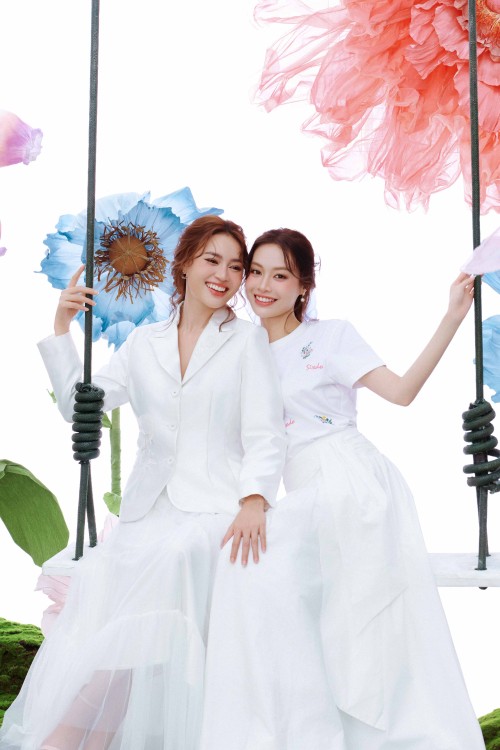 Sixdo White Embroidery Peony Taffeta Vest
