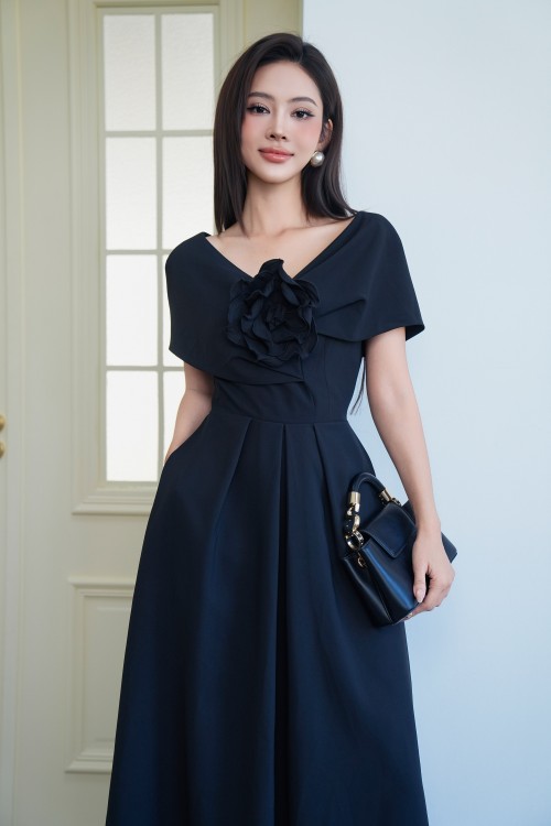 Sixdo Black Woven Flared Dress With Flower
