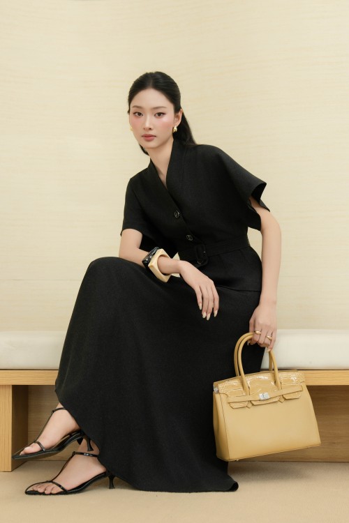 Sixdo Black Woven Flared Skirt