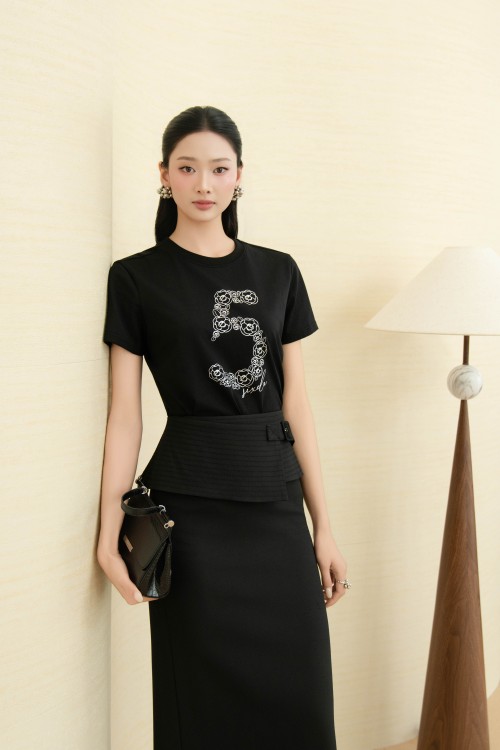 Black Sixdo Rose Cotton Tshirt