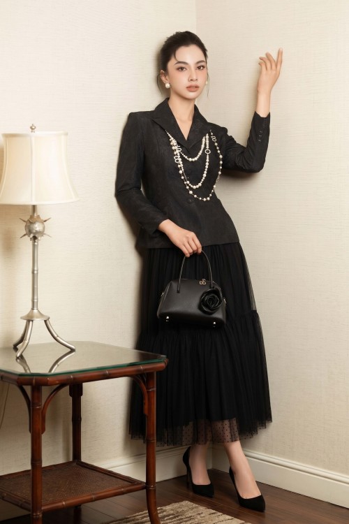 Black Long Sleeves Brocade Vest