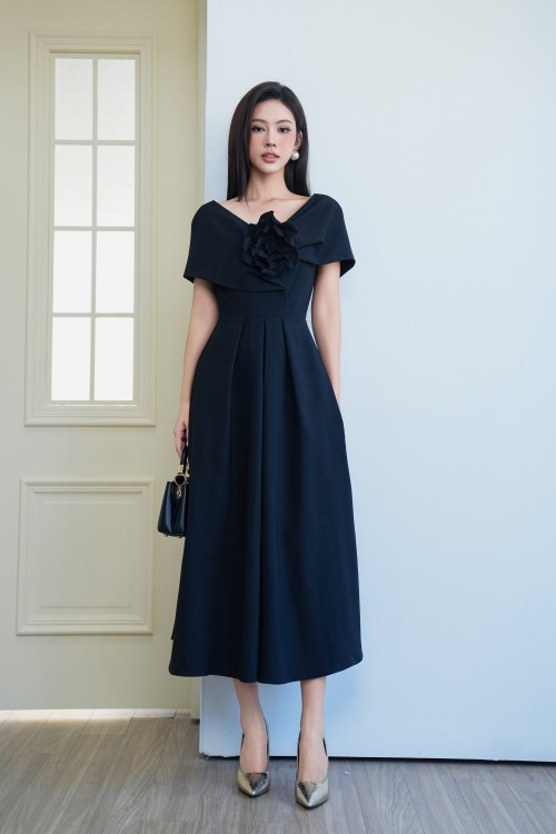Black Woven Flared Dress With Flower