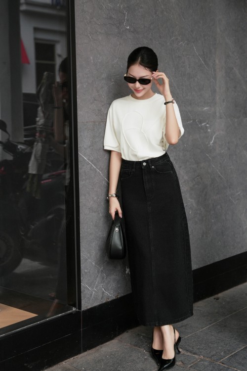 Black Denim Loose Skirt