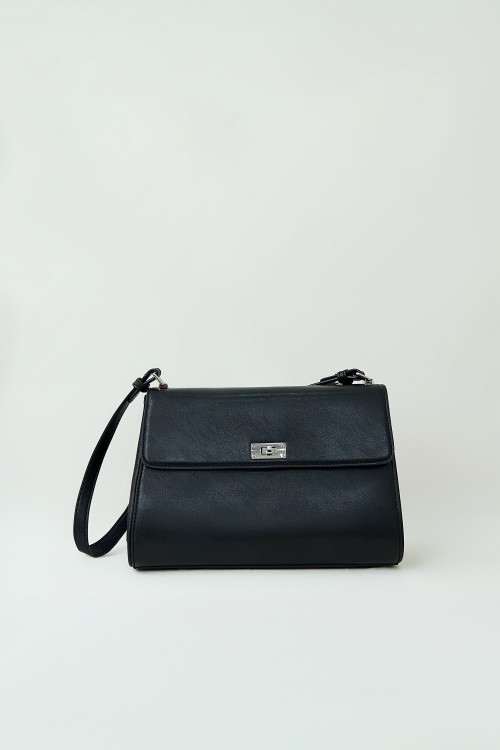Classic Lock Shoulder Bag