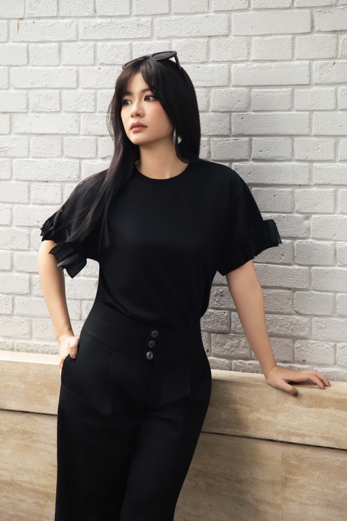 Black Ruffle Sleeves Cotton Tshirt