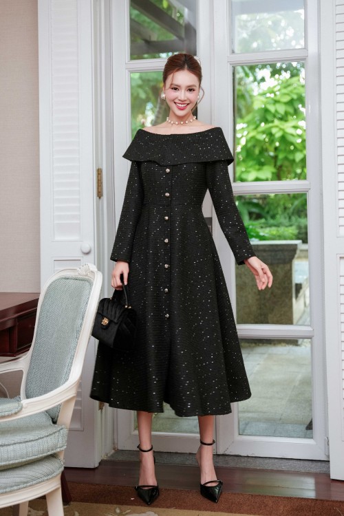 Black Tweed Flared Dress With Belt