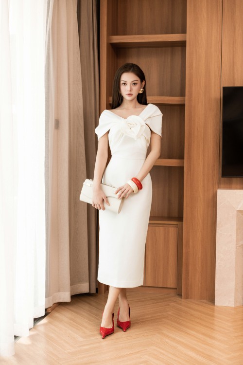 White 3D Flower Woven Pencil Dress