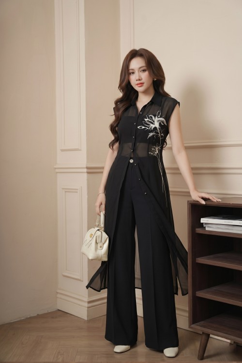 Black Graphic Chiffon Blouse