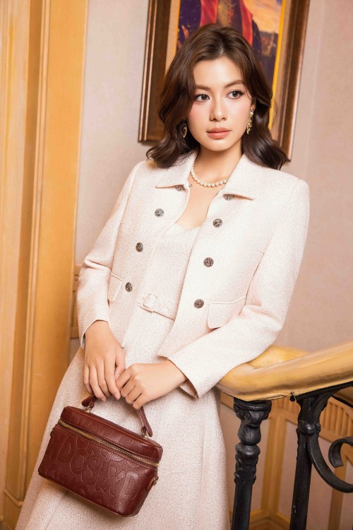 Pearly White Tweed Vest