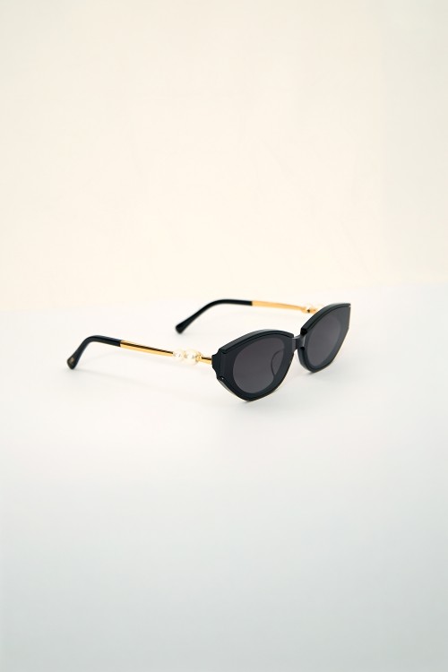 Black Cat Eye Pearl Sunglasses