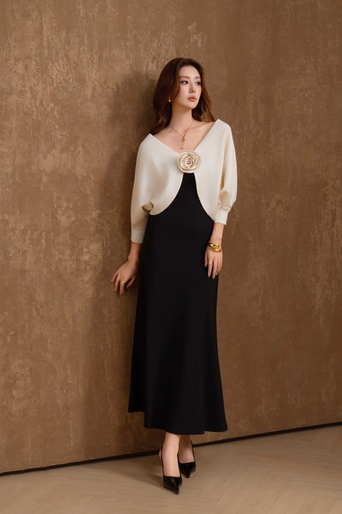 White & Black Silk Flared Dress With Flower