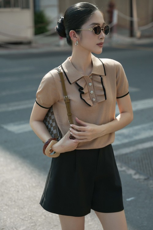 Light Brown Ruffle Collar Knit Blouse