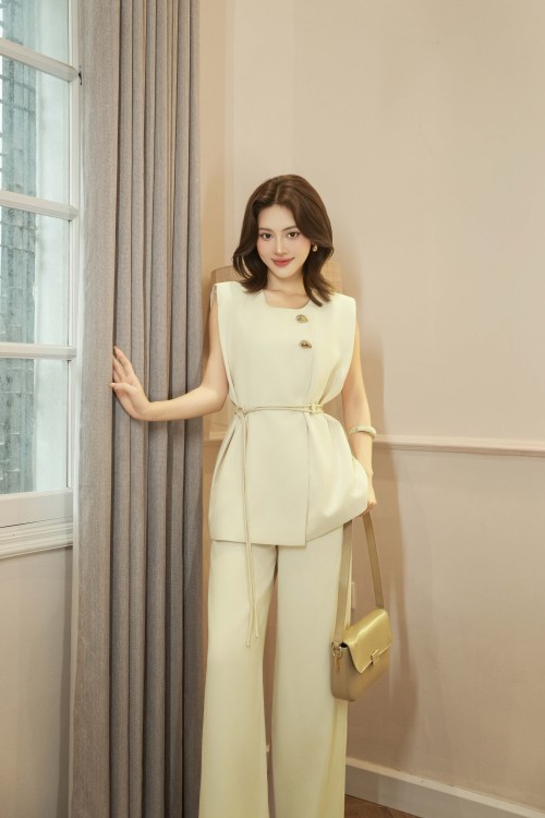 Beige Woven Waistcoat With Belt