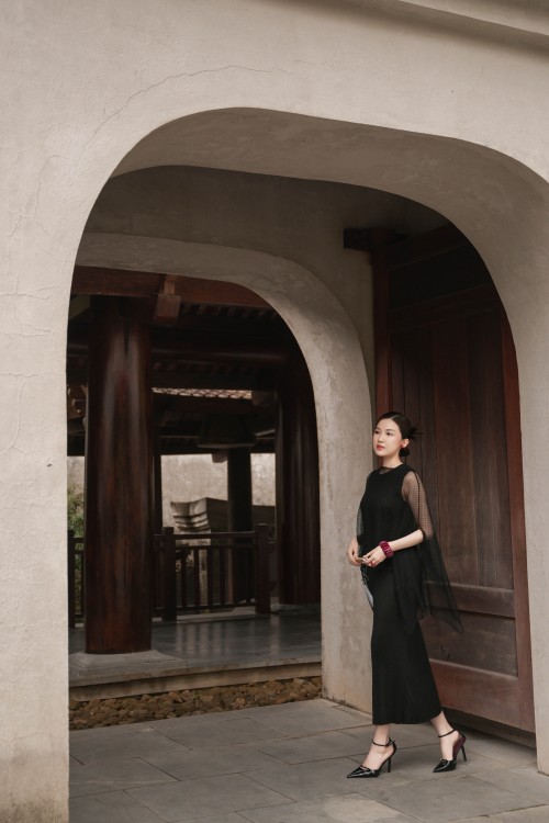 Black Mesh Layer Woven Loose Dress