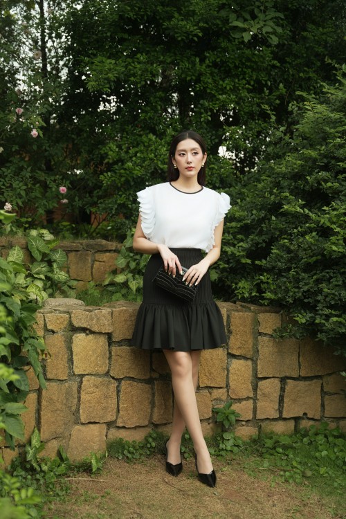 Black Woven Mini Skirt