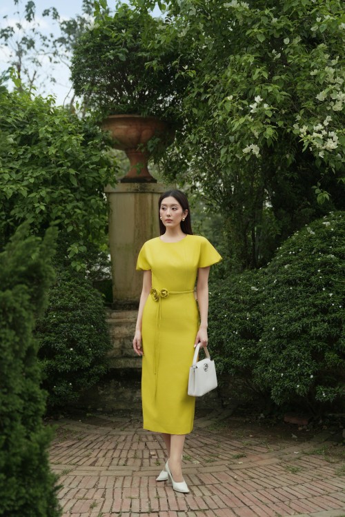 Yellow Taffeta Pencil Dress With Flower