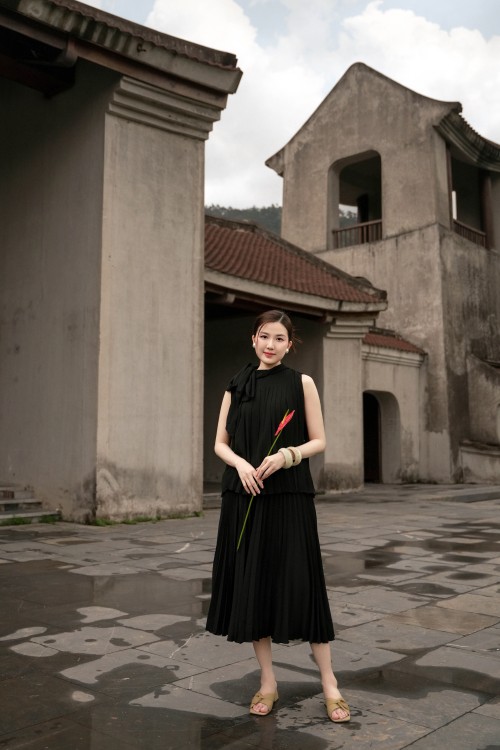 Black Woven Flared Skirt